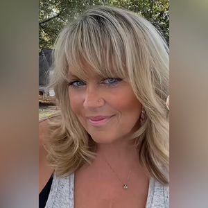 Meet your Posher, Gina